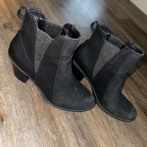 Women heeled bootie